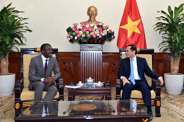 Phó Thủ tướng, Bộ trưởng Ngoại giao Bùi Thanh Sơn tiếp Giám đốc Trung tâm Di sản thế giới của UNESCO